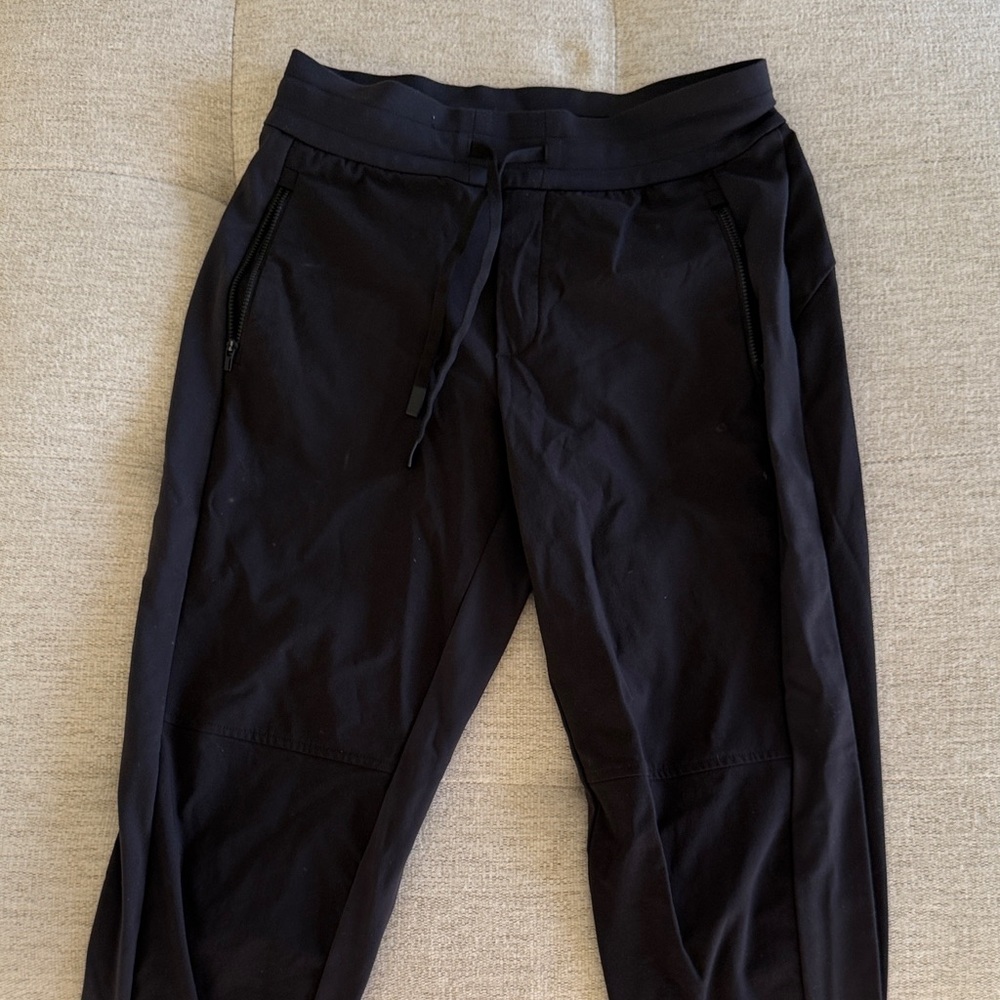 Athleta Headlands Hybrid Trek Jogger with Drawstring  size 4 Black.